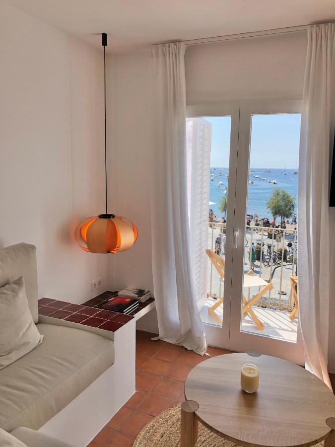 Beachfront Suite In Cadaques Center Екстер'єр фото