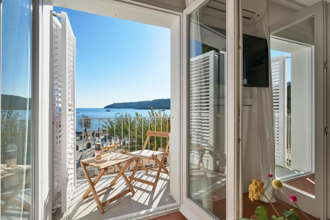 Beachfront Suite In Cadaques Center Екстер'єр фото